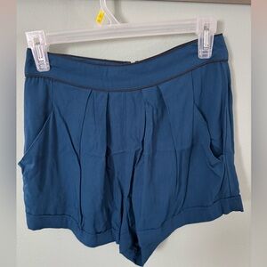 Pantalón corto azul